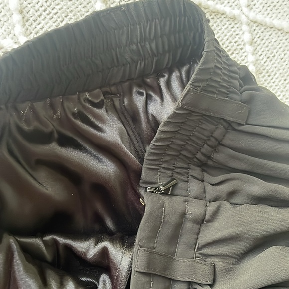 Chiffon dress pants
With lining - Picture 5 of 6